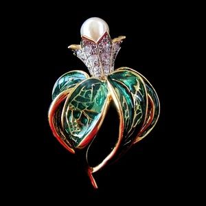 Faux pearl rhinestone & green enamel flower brooch